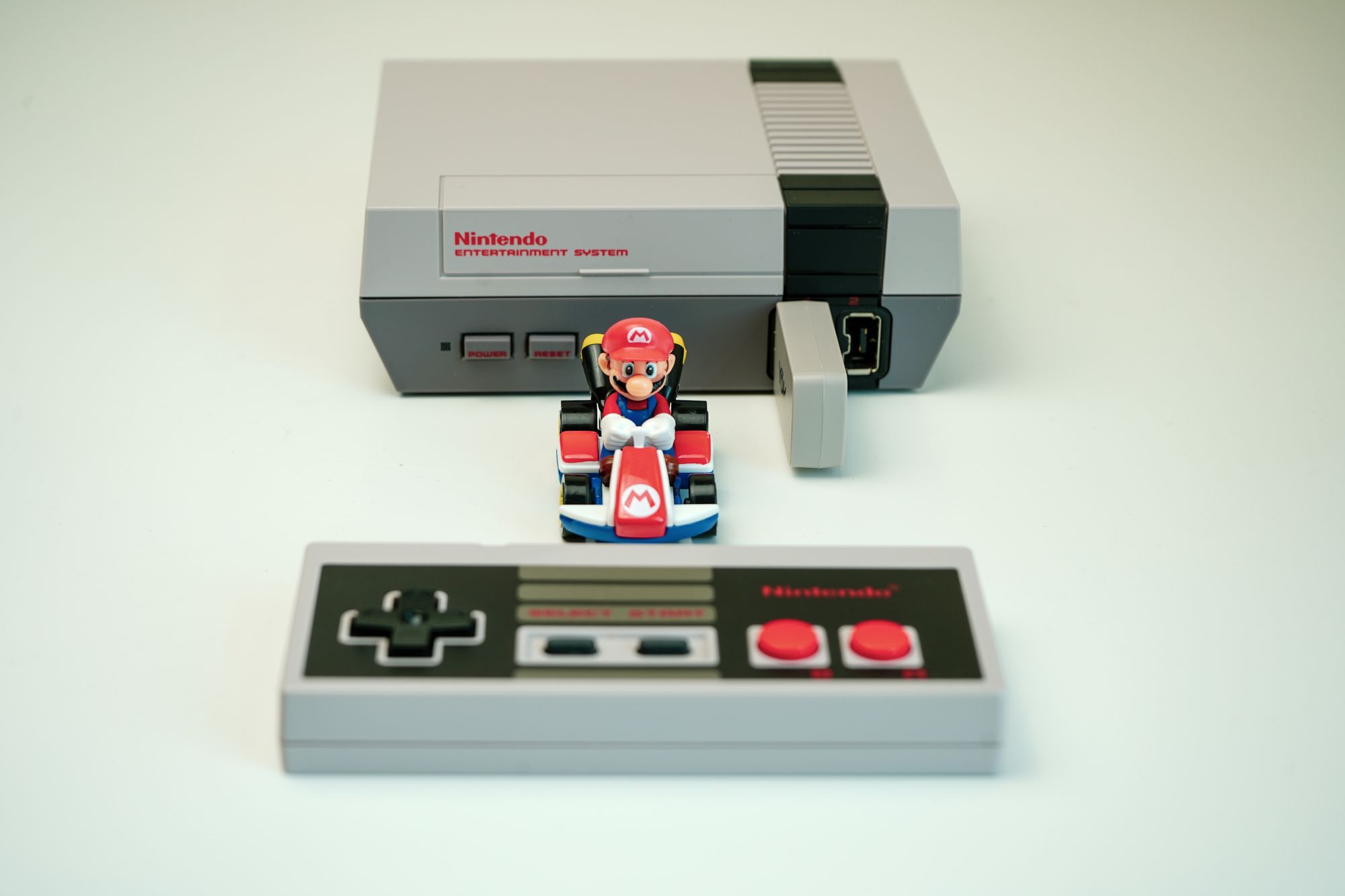Vědci vyvinuli robotickou ruku, která sama dokáže hrát na Nintendu