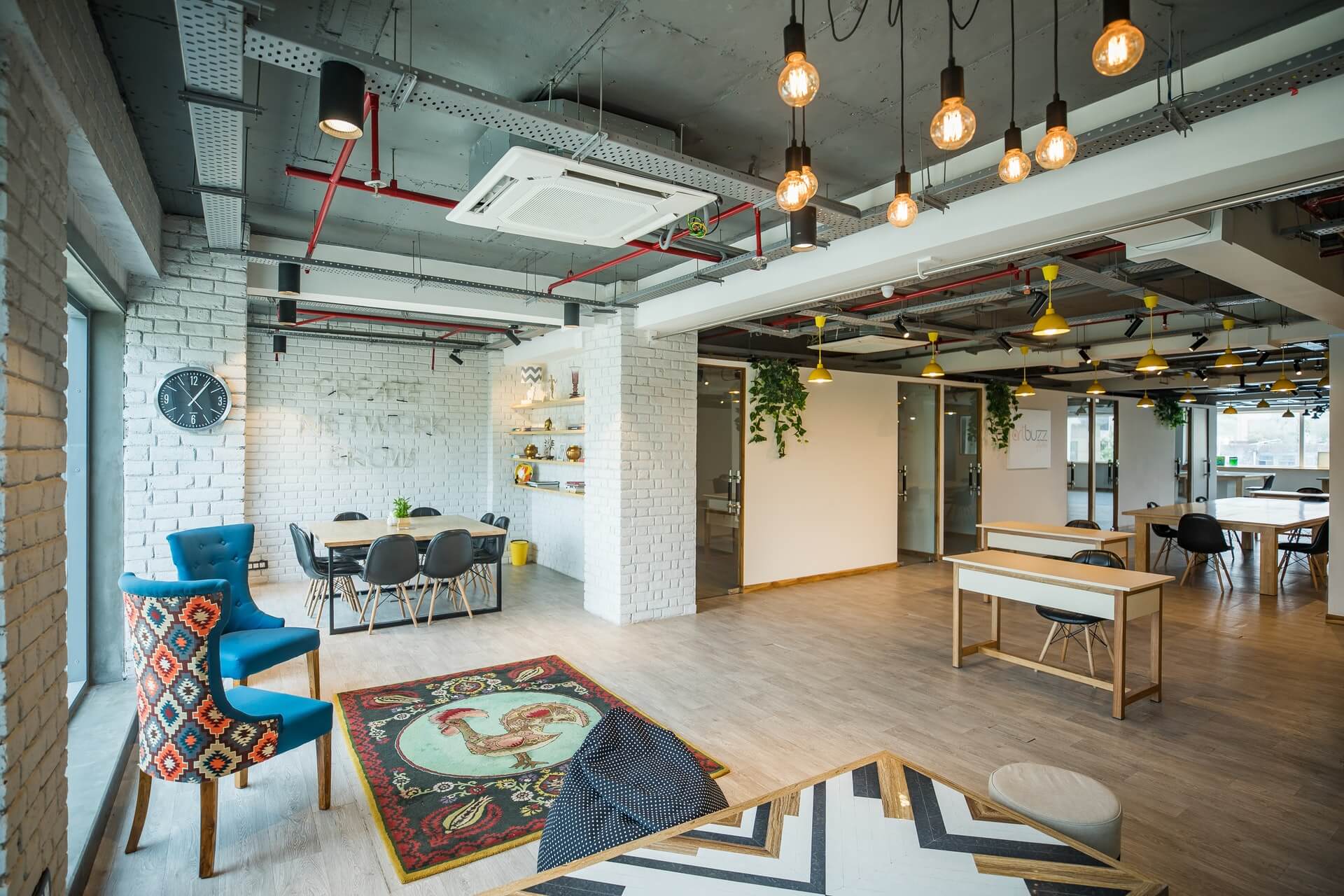 Kompaktní coworky se nenápadně dostávají do popředí