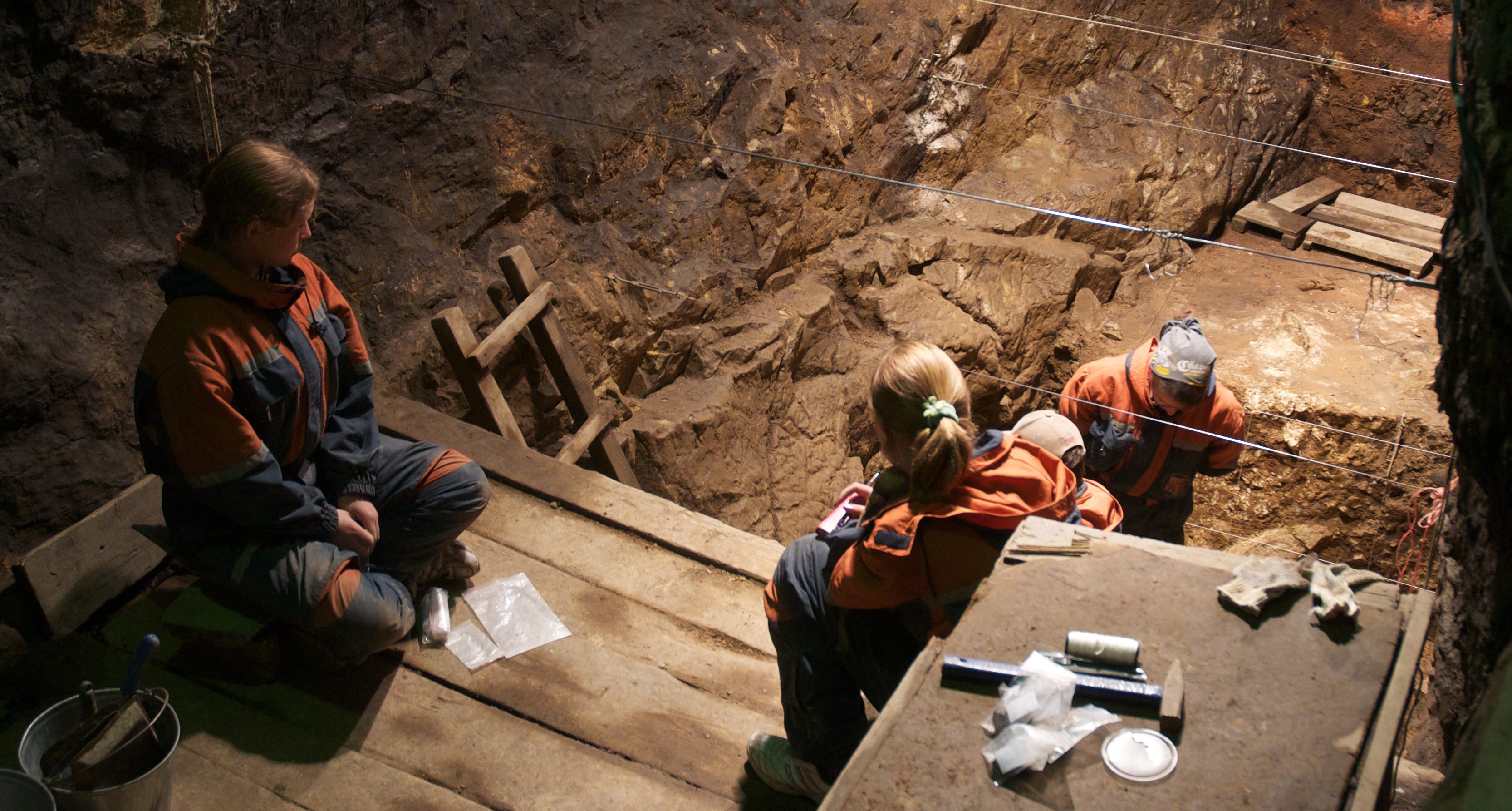 Dosud nejstarší ostatky denisovanů byly nalezeny v sibiřské jeskyni. Staré jsou přes 200 tisíc let